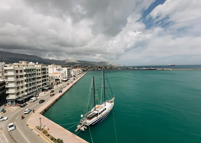 Panoramic Port Penthouse